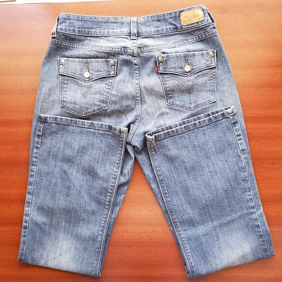 EUC Levis 526 Slender Bootcut Flap Pockets - Picture 5 of 8